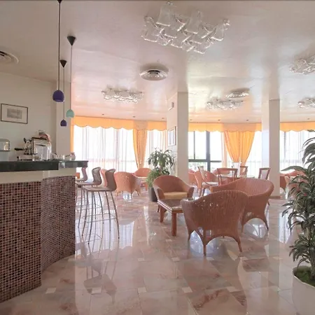 Hotel Torremaura Fronte Mare Con Beach Club ホテル