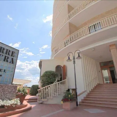 Torremaura Fronte Mare Con Club Hotel 4*
