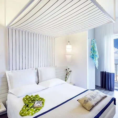 Hotel Torremaura Fronte Mare Con Beach Club ミラノ・マリッティマ