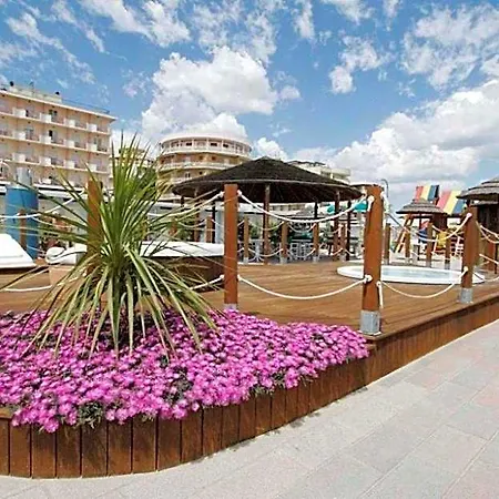 Torremaura Fronte Mare Con Club 4*
